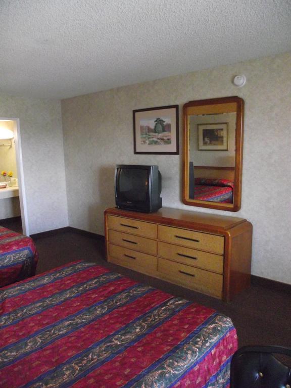 Bokai Garden Hotel Rosemead Room photo